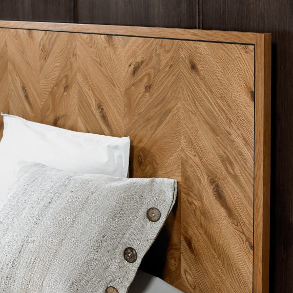 Bentley Designs Riva Rustic Oak Panel Bedstead Double 135cm - Image 4