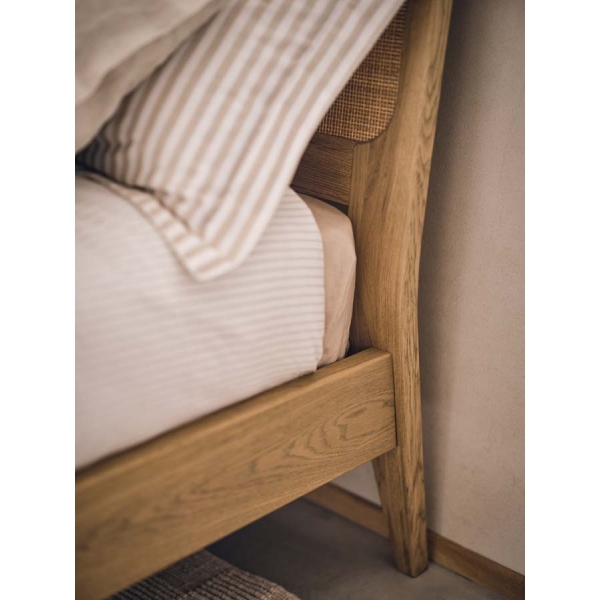 Willis & Gambier Casera Bed - Image 5