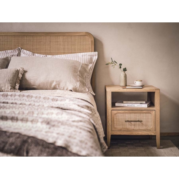 Willis & Gambier Casera Bed - Image 3